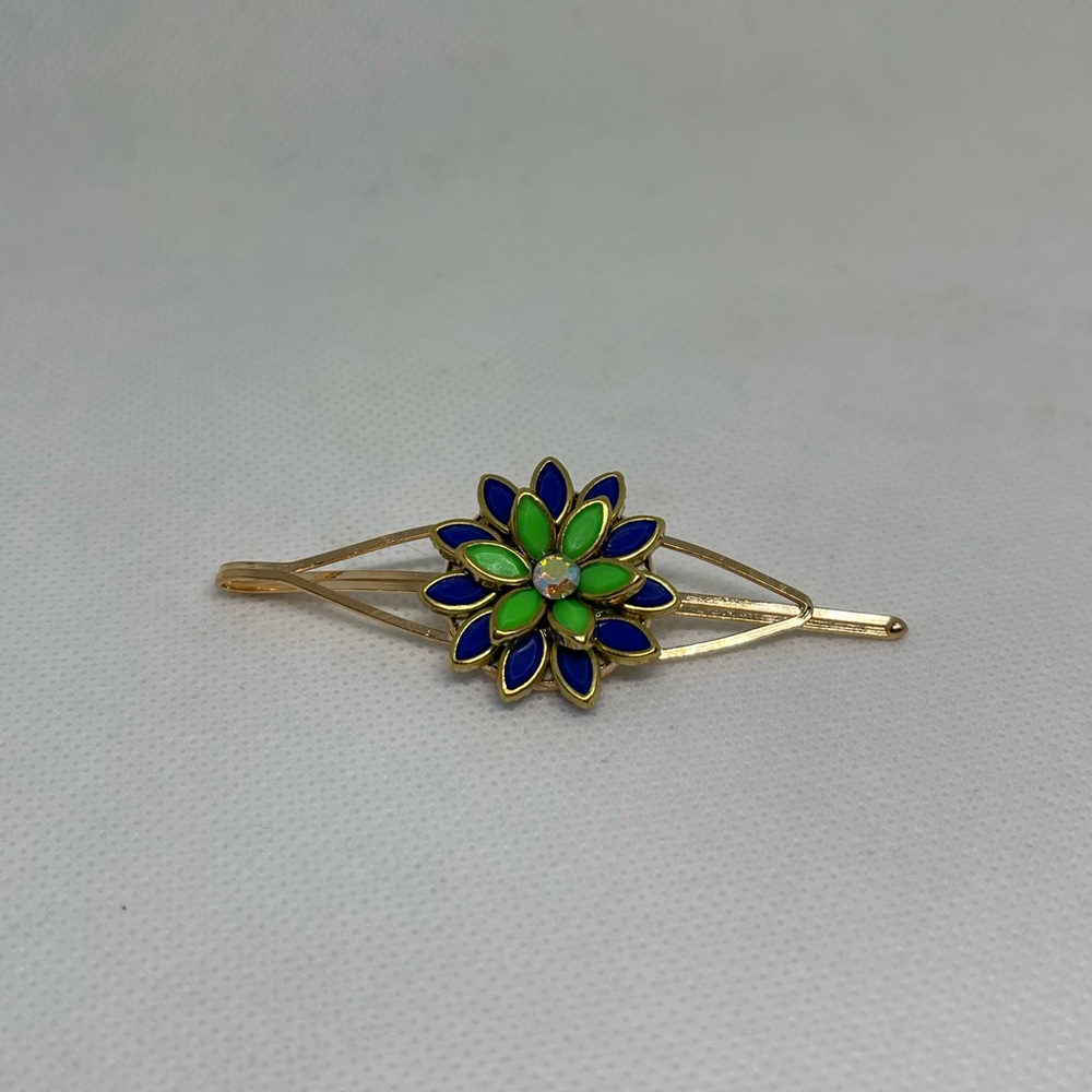 Flower hair clip